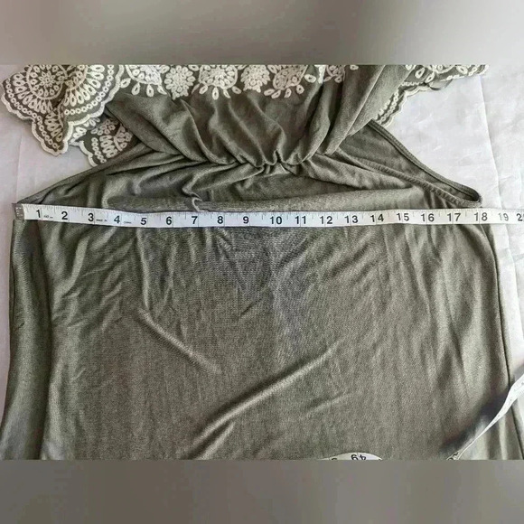 Fever Embroidered On/Off Shoulder Ruffle Top Blouse Size Medium Light Army Green - Picture 9 of 11